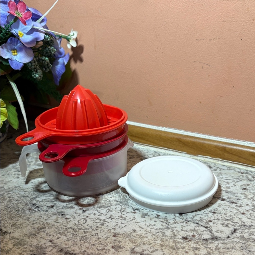 Tupperware Red and White Citrus Juicer